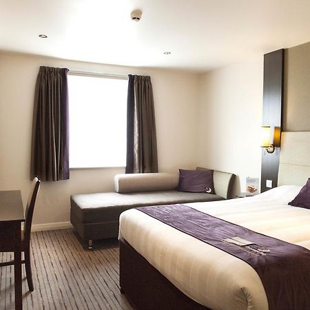 Premier Inn Chester Central - North Eksteriør bilde