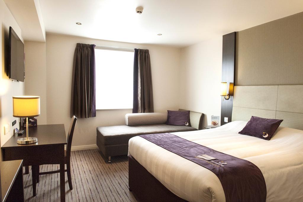 Premier Inn Chester Central - North Eksteriør bilde